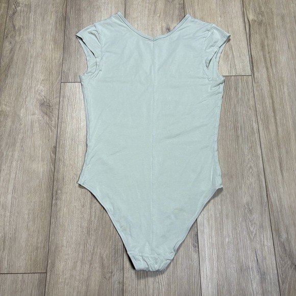 Everlane Bodysuit Womens Medium M Supima Cotton Stretch V Neck Cap Sleeve - Picture 5 of 7